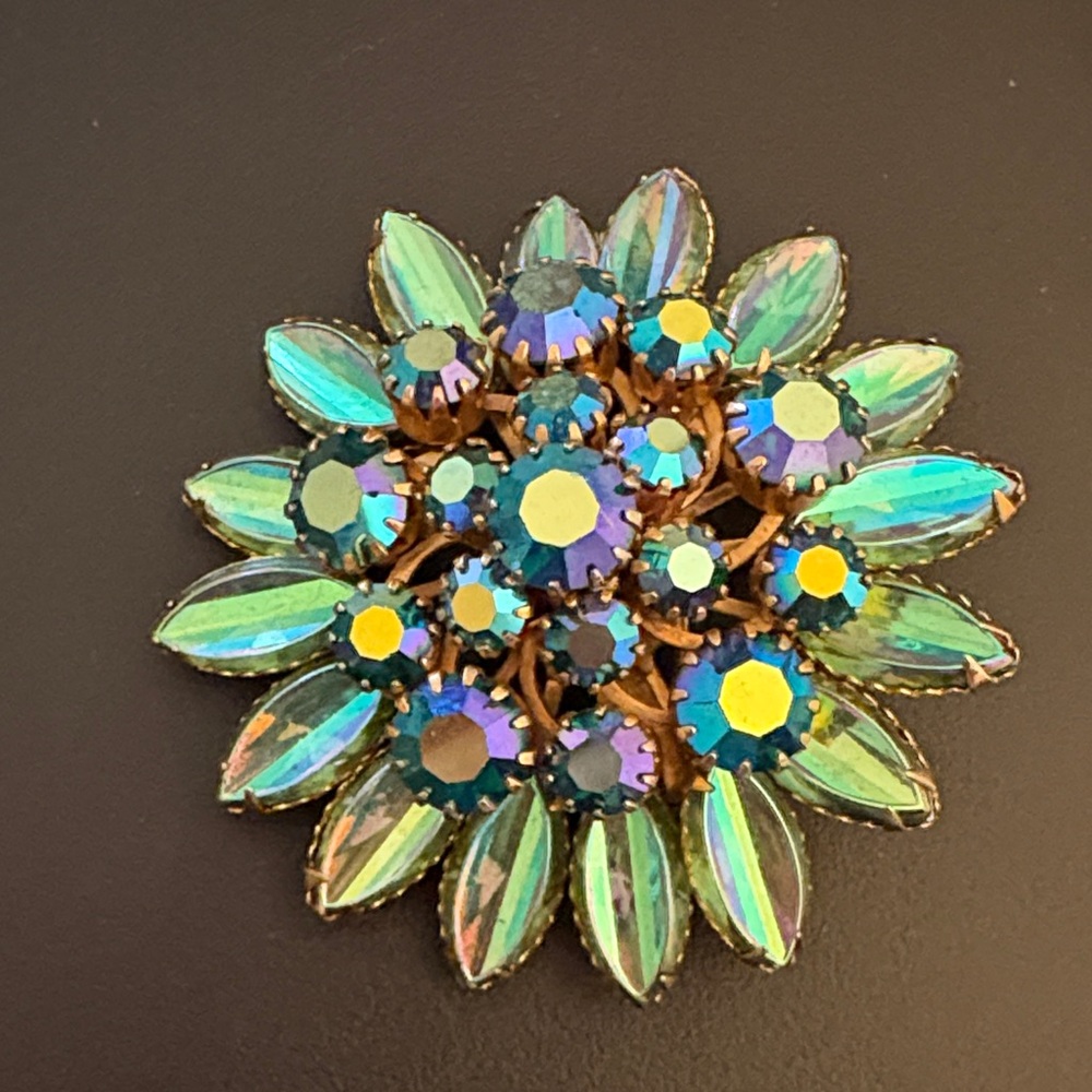 1950s Iridescent crystal Floral Brooch